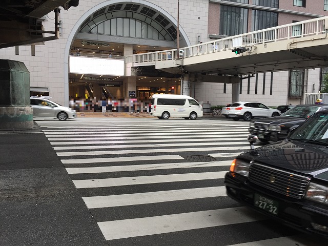 Jr大阪駅からユニクロ Guのビルへの行き方 写真でくわしくガイド 関西olsen